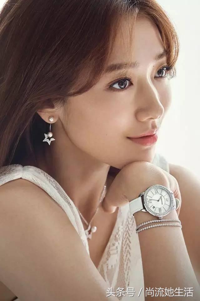 45岁的高圆圆和25岁的周冬雨,周冬雨高圆圆淡妆