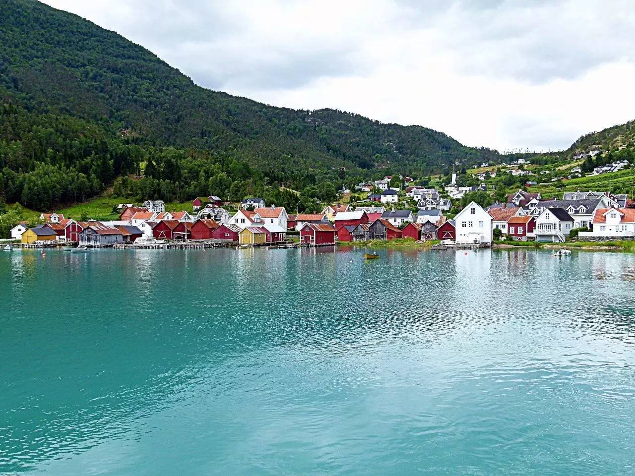 挪威夏日岛旅游攻略,去挪威看峡湾