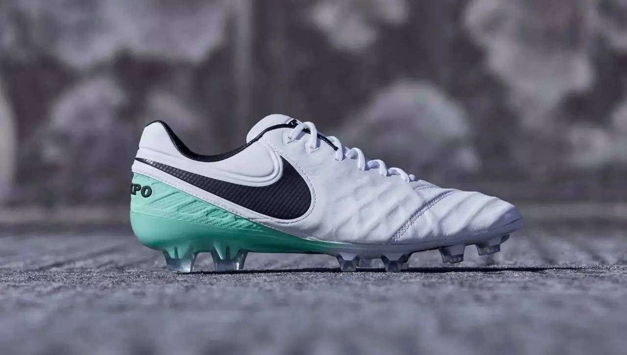 耐克MotionBlur系列套装耀眼来袭