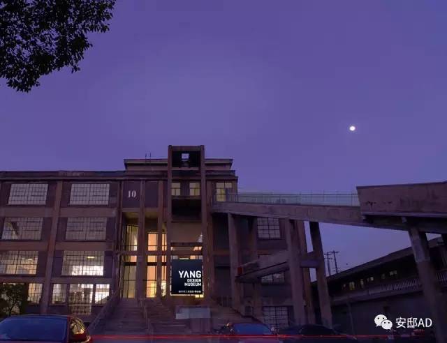 你家有板凳吗？一块板、四条腿，在他手里72变！