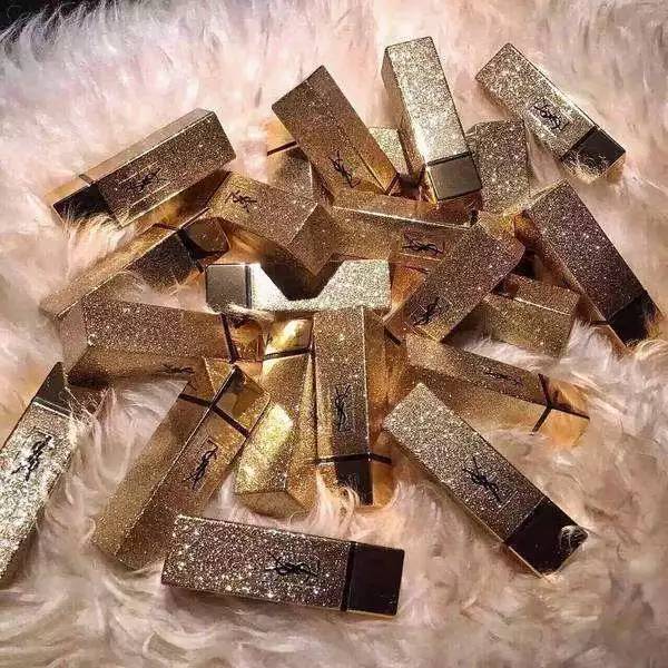 牙齿不白涂口红,牙齿不够白用什么牙膏