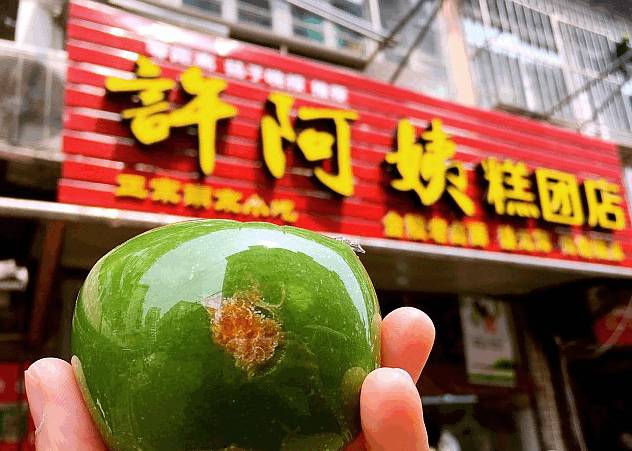 还在找代购买鲍师傅、杏花楼？NO~南京的爆款美食就够你吃的了！