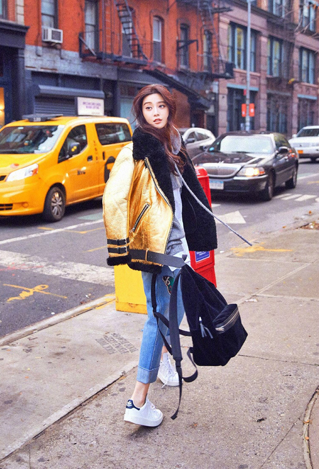 刘雯最新穿搭卡其色老爹鞋,刘雯穿的运动鞋有哪些