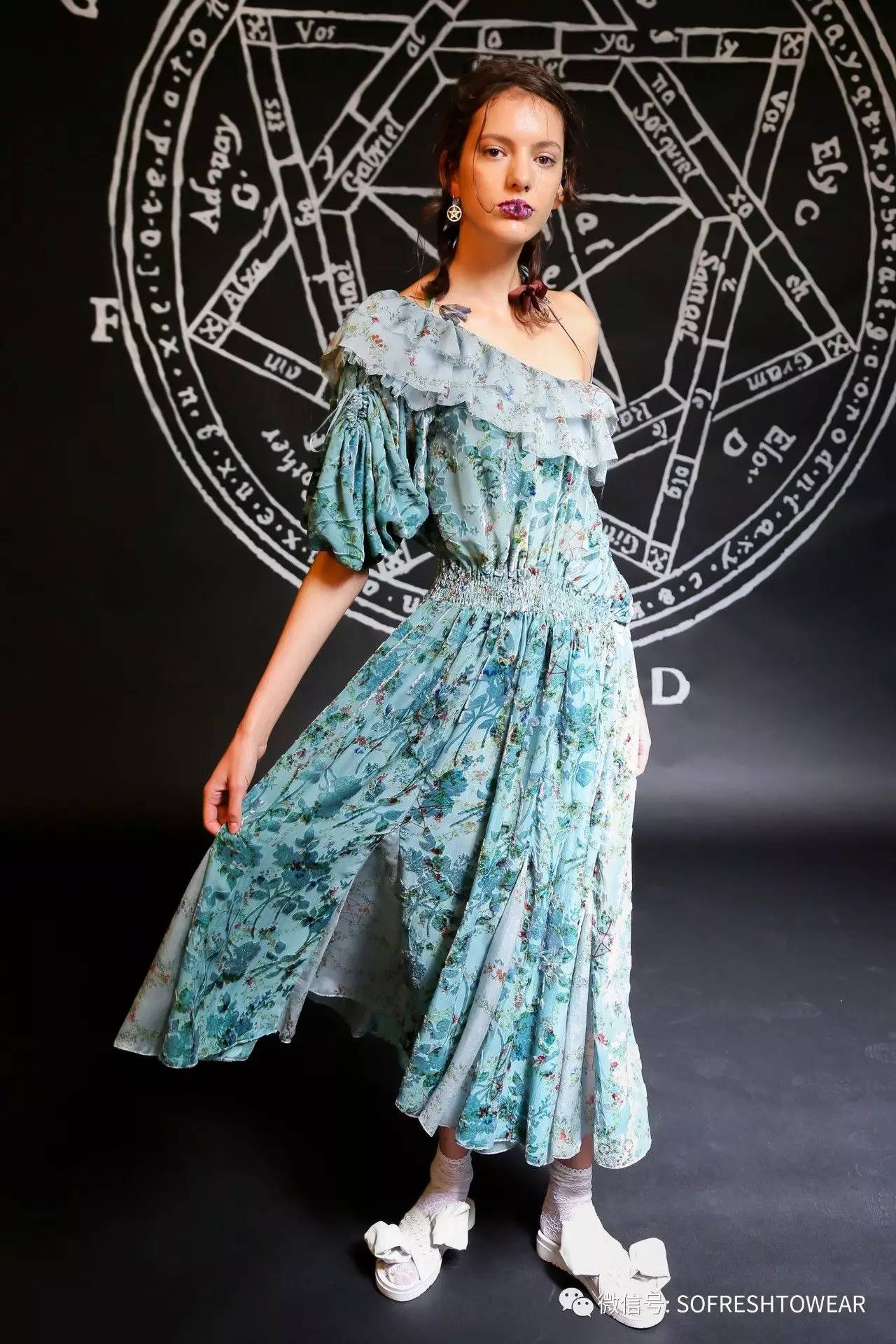 ugg鞋穿搭,ugg变黑色