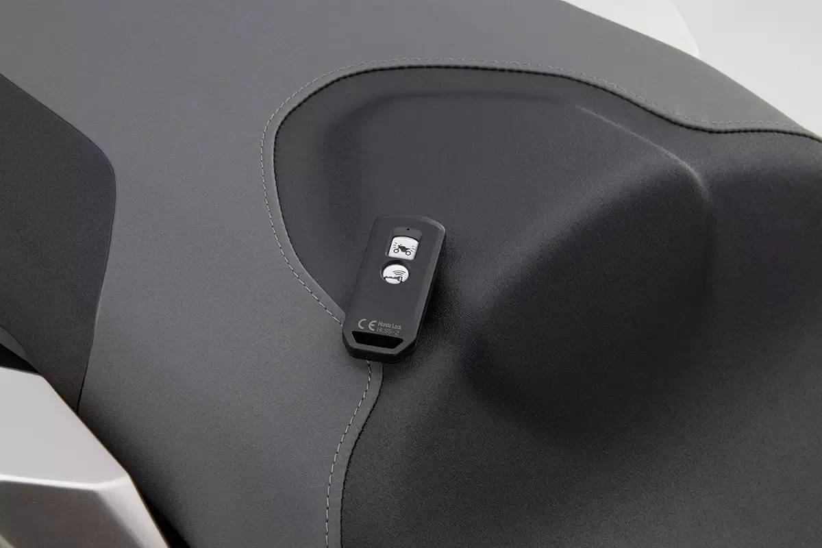 本田跨界“万金油”X-ADV泰国上市，售价8.3万！