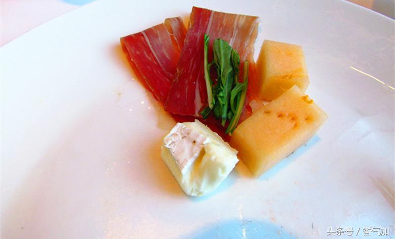 高档餐厅的早餐,79楼云端餐厅