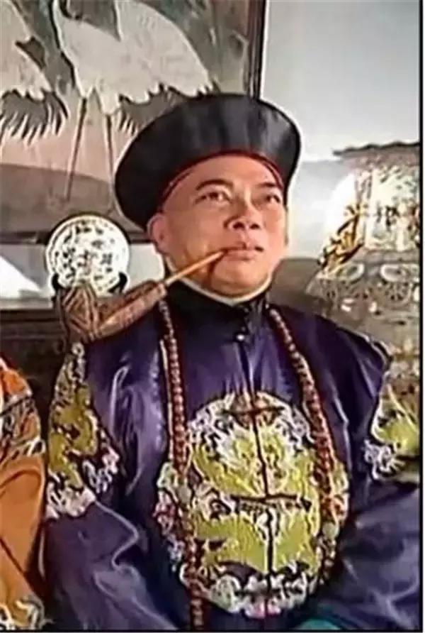 33岁出道即成名的人,33岁演艺生涯