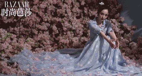 杨幂赵又延合体拍摄大片，三生三世十里桃花情景再现