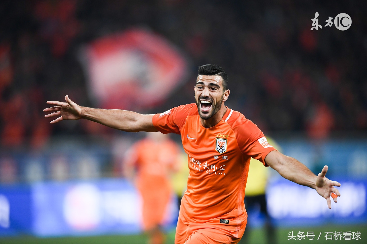 佩莱属于什么级别的前锋,佩莱进球庆祝