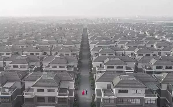 国外创意婚纱摄影作品,激发摄影师灵感的创意婚纱照