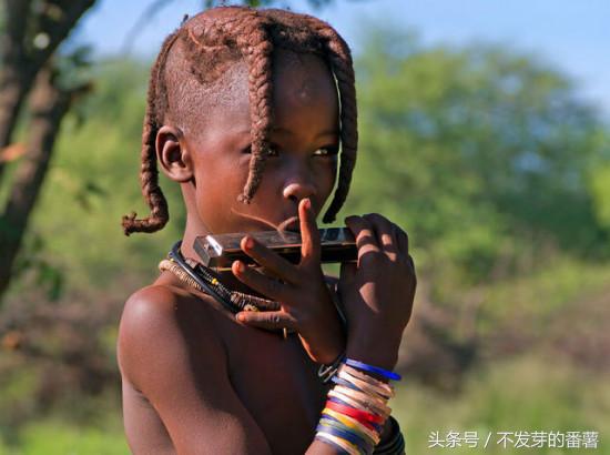 一组非洲儿童的玩具照片，看完感到很心酸！
