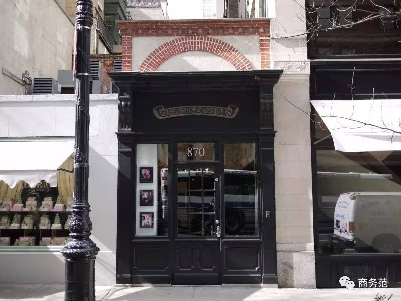 他家的银饰比金贵，却总有人想要挂几斤