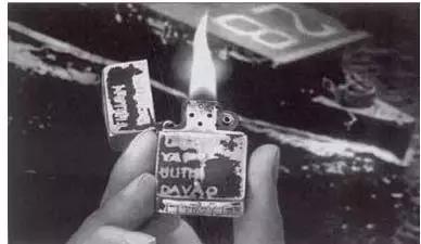 二战美国大兵不扛枪也能成为英雄,二战的美国大兵带几支枪