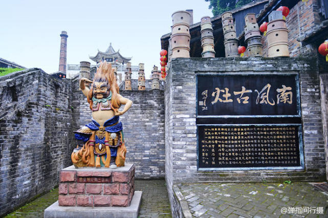 佛山石湾公园马桶瀑布,全球最大的人工马桶瀑布