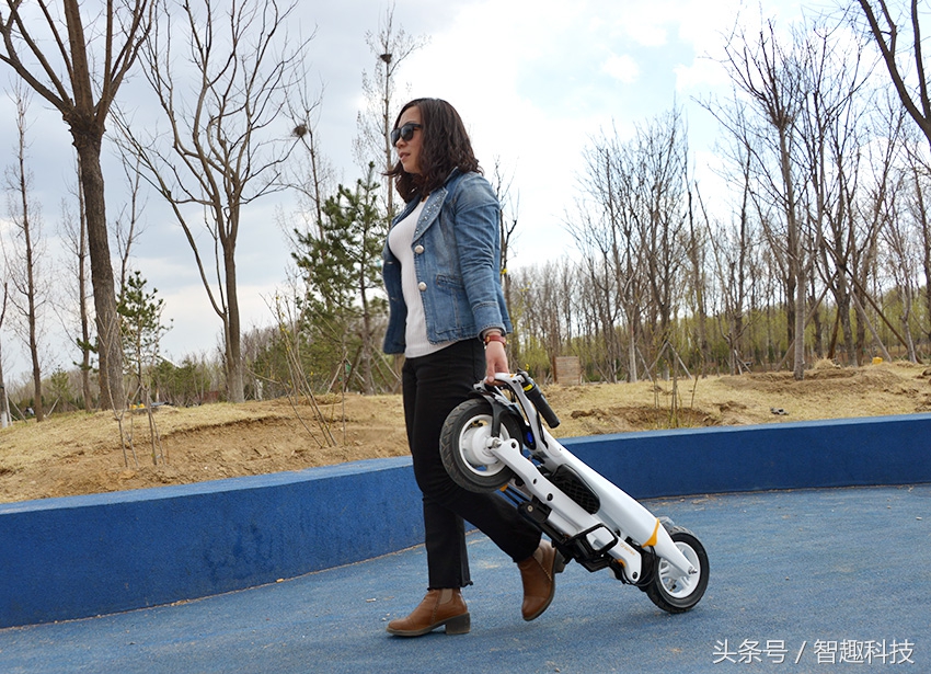 老婆儿子齐上阵视频,入门级电动车测评