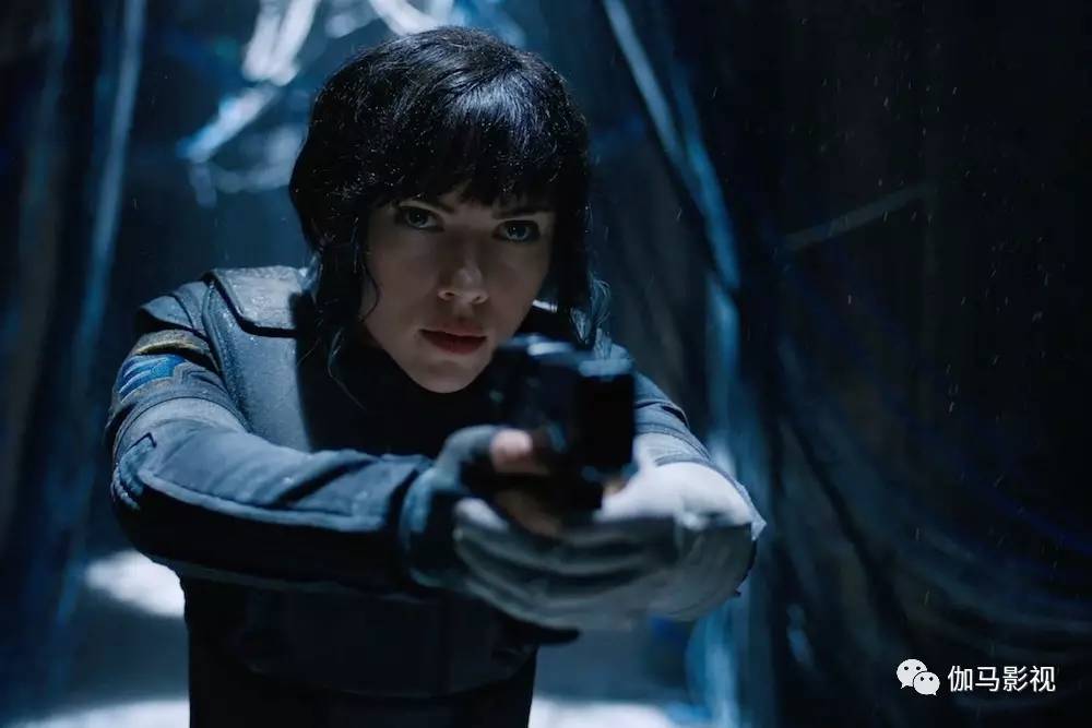 很黄很*力暴**！这部电影告诉你真人版动漫电影的套路