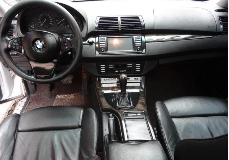 17款宝马x5二手车多少钱入手,27万能买到哪年的宝马x5