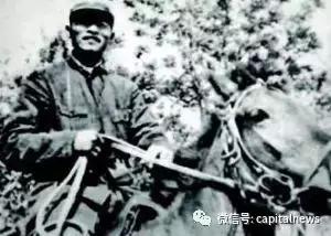 有渊源！军委原副主席之子祭奠父亲老搭档