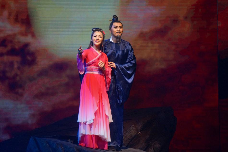 苏东坡与王朝云在西湖,苏东坡西湖遇见王朝云