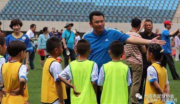 大连宇峰小学2004年,大连市甘井子宇峰小学4年2班