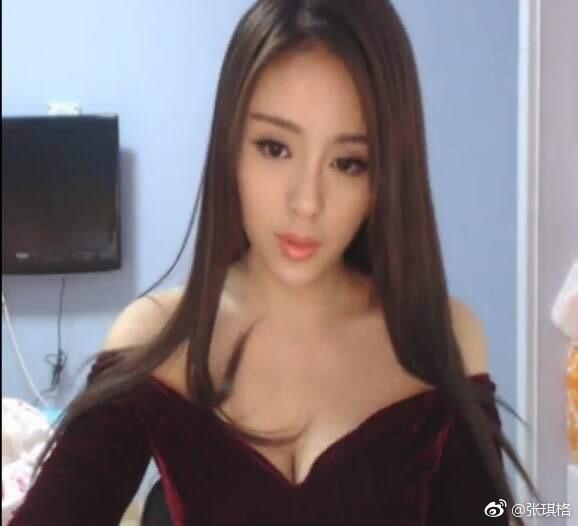 鏂楅奔鐜板湪涓夐獨鍒嗗埆鏄摢浜涗汉,鏂楅奔鐩存挱涓夐獨鏄皝