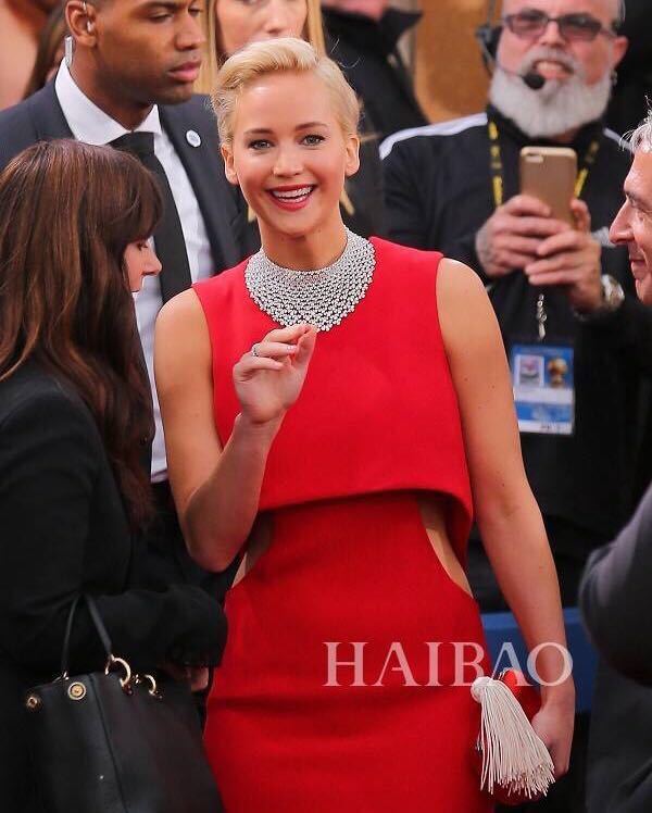 赵薇周迅章子怡红毯,赵薇章子怡百花奖同台不互动