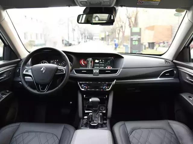 宝沃bx7两驱好还是四驱好,宝沃bx7四驱真实感受