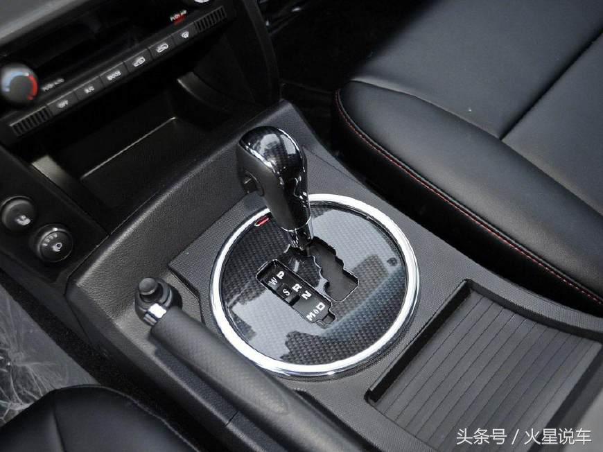 昔日售价高达60万长5米2标配四驱,4米6车长2.0t车