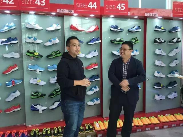 35年的制鞋经历，全球多个高尔夫赛事都指定要用他的球鞋