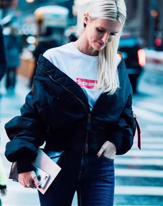 今年t恤怎么穿好看炸了,今年时髦宽松t恤