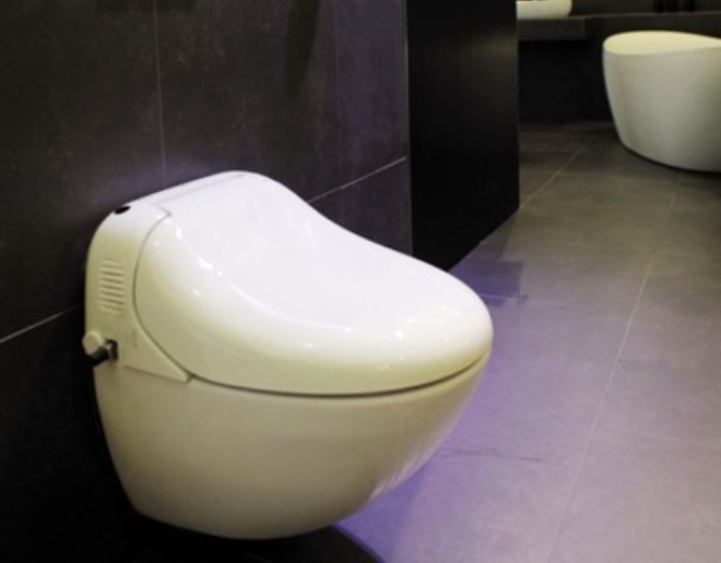 装修公司给安装智能马桶怎么样,家庭要不要安装智能马桶盖