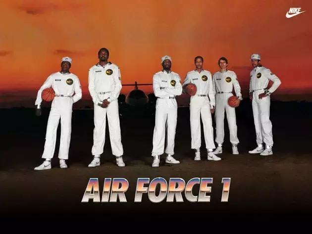 nike最经典的十双篮球鞋,nike最经典黑白运动鞋