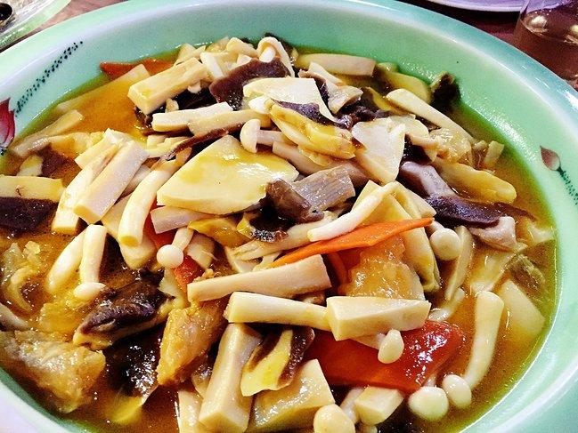 峨眉山吃住行,峨眉山吃住最佳攻略