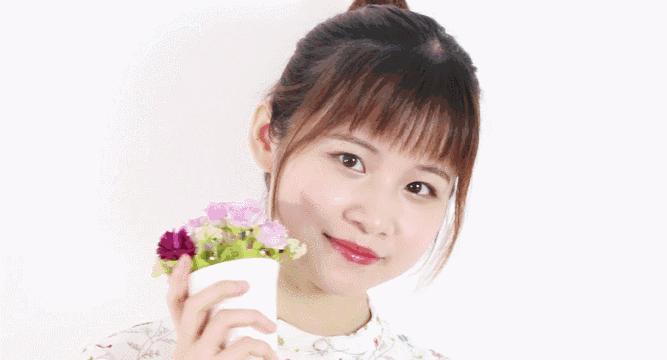 热门大牌唇釉试色小清新,网红如花的直播