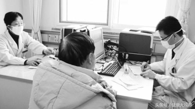 服用奥美拉唑2年消化不良怎么办,吃了2年的奥美拉唑危害