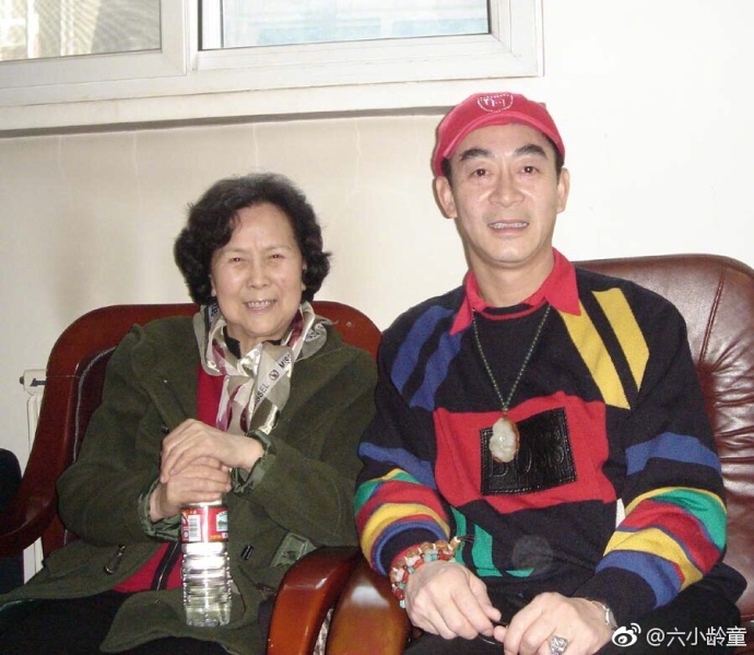 西游记三十年再聚首杨洁六小龄童,六小龄童缅怀杨洁宣传西游记