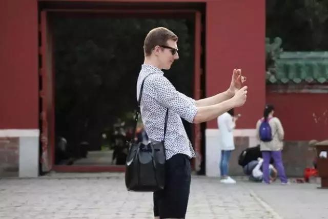 佳能800d与77d哪个更好有什么区别,佳能77d和佳能800d哪个值得入手