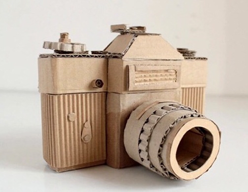 废纸箱做儿童玩具,废纸箱做可爱的宝宝