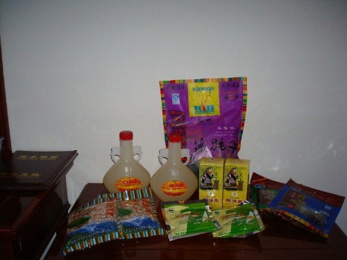 九寨沟地区的特产有哪些呢,九寨沟有没有值得买的特产