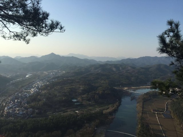 远山如黛原诗,远山如黛什么意思