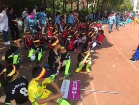 云岭校园直播间连线绿茵场