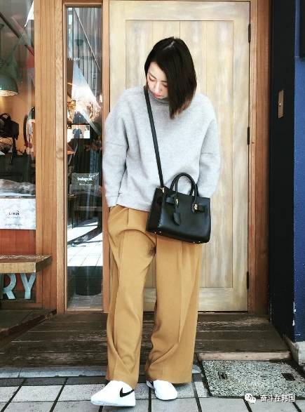 换季了买一双鞋子,换季买什么鞋子好看