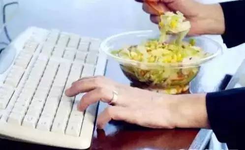 除了没钱小日子还过得很惬意,除了没钱每天都很快乐