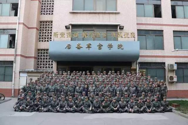 离别之际,国防生这样对宿管阿姨说……