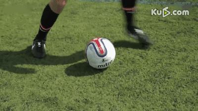 足球实战过人技巧,足球边路扣球过人集锦