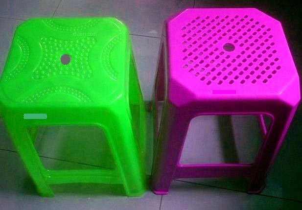 塑料凳子为什么中间有个洞,塑料凳子中间有个洞能放屁吗