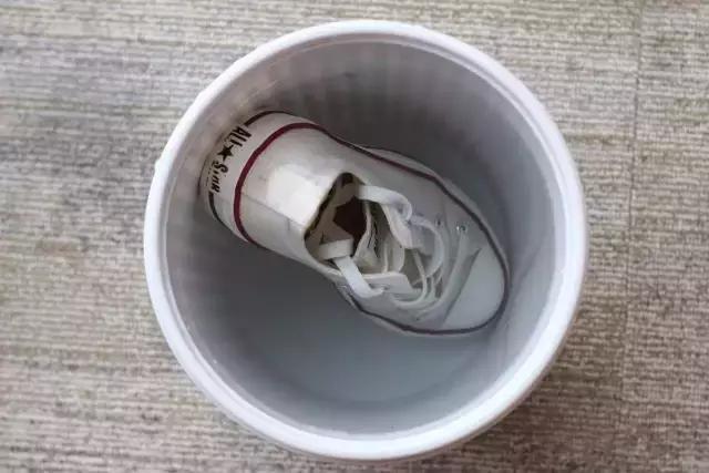 小白鞋清洁去污净怎样使用,小白鞋变黄了变脏了怎么刷白妙招