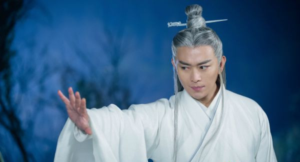 隋唐英雄传演员今昔对比谢君豪,隋唐英雄传和隋唐后传英雄排名