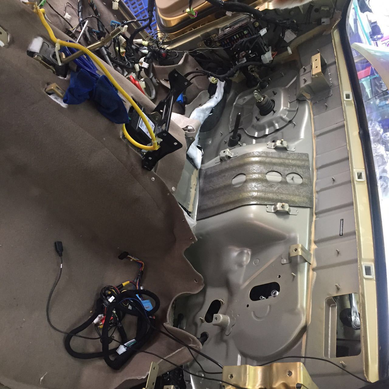 泰安地区五菱宏光s改装隔音,五菱宏光s改门隔音施工过程