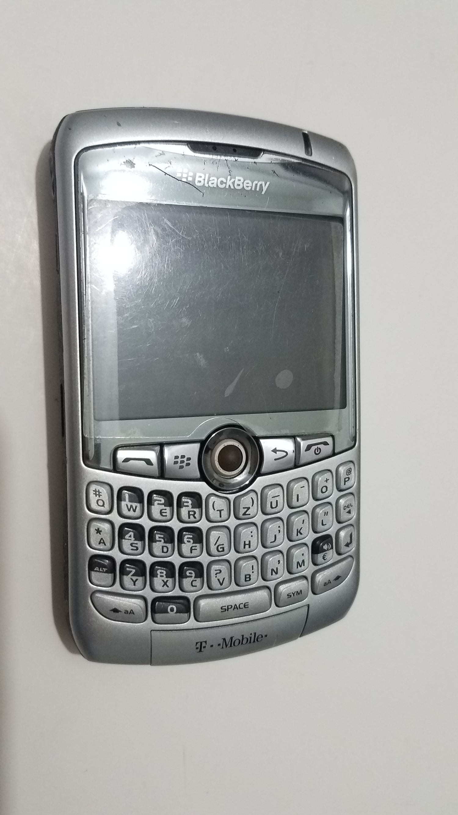 情怀充值！80块买的黑莓8310做备用机体验